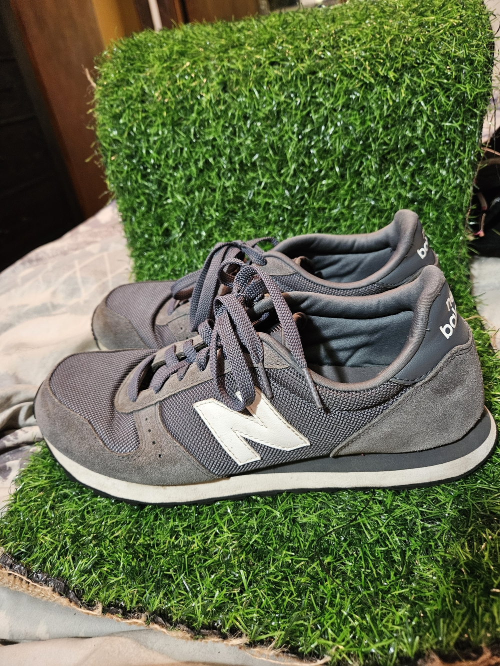 New Balance Men's Gray Low-Top Athletic Sneakers